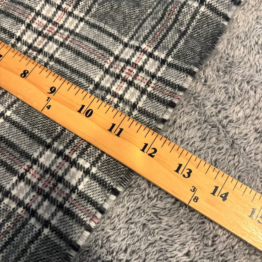 Cashmere Scarf Plaid Fringe Made in Scotland Quiet Luxury Preppy Classic 21257